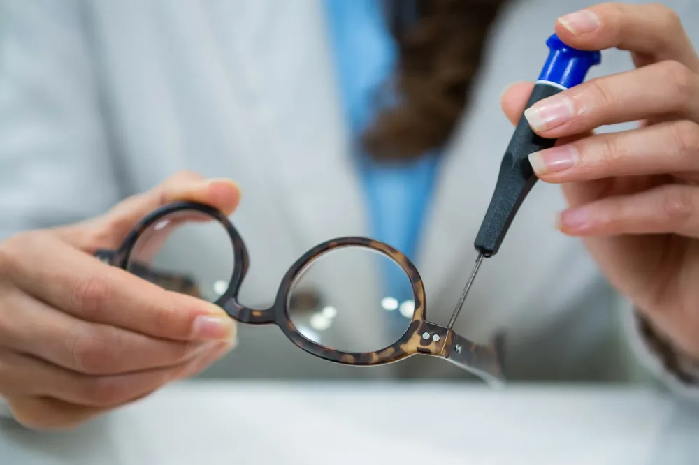 Réparation lunettes à Rives-du-Loir-en-Anjou